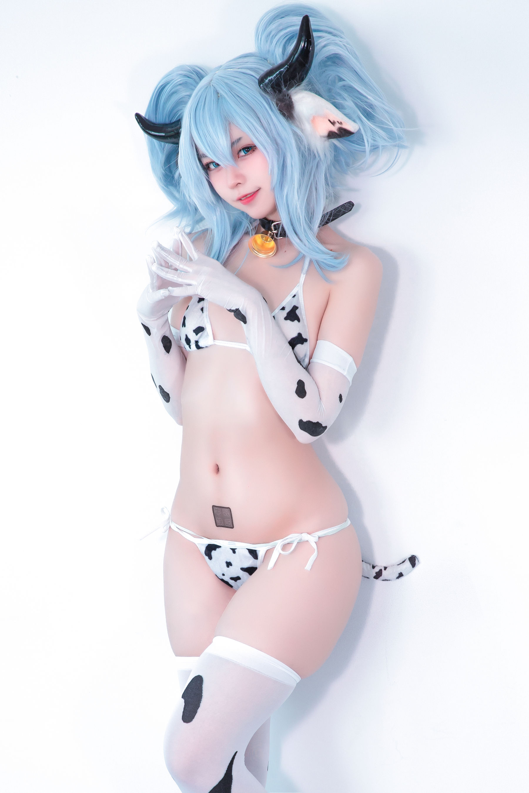 [网红COSER写真] 动漫博主G44不会受伤 – PA-15 奶牛 套图